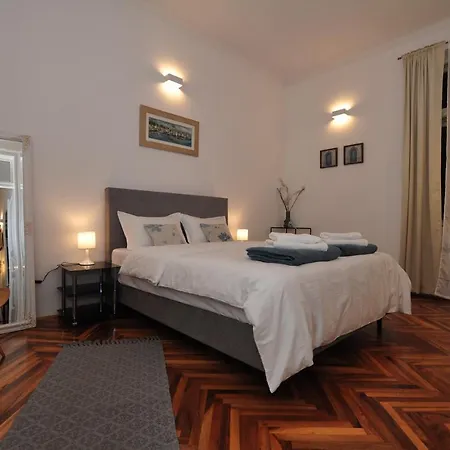 Apartment Moel Split