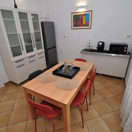 Moel Apartment *