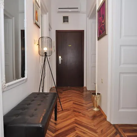 Moel Apartment